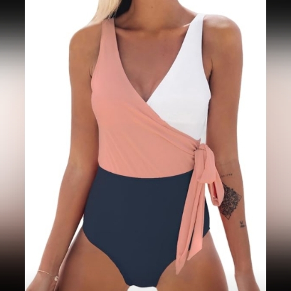 Cupshe Other - Designer Flattering Cupshe one piece bathing suit women's large Euro Summer
